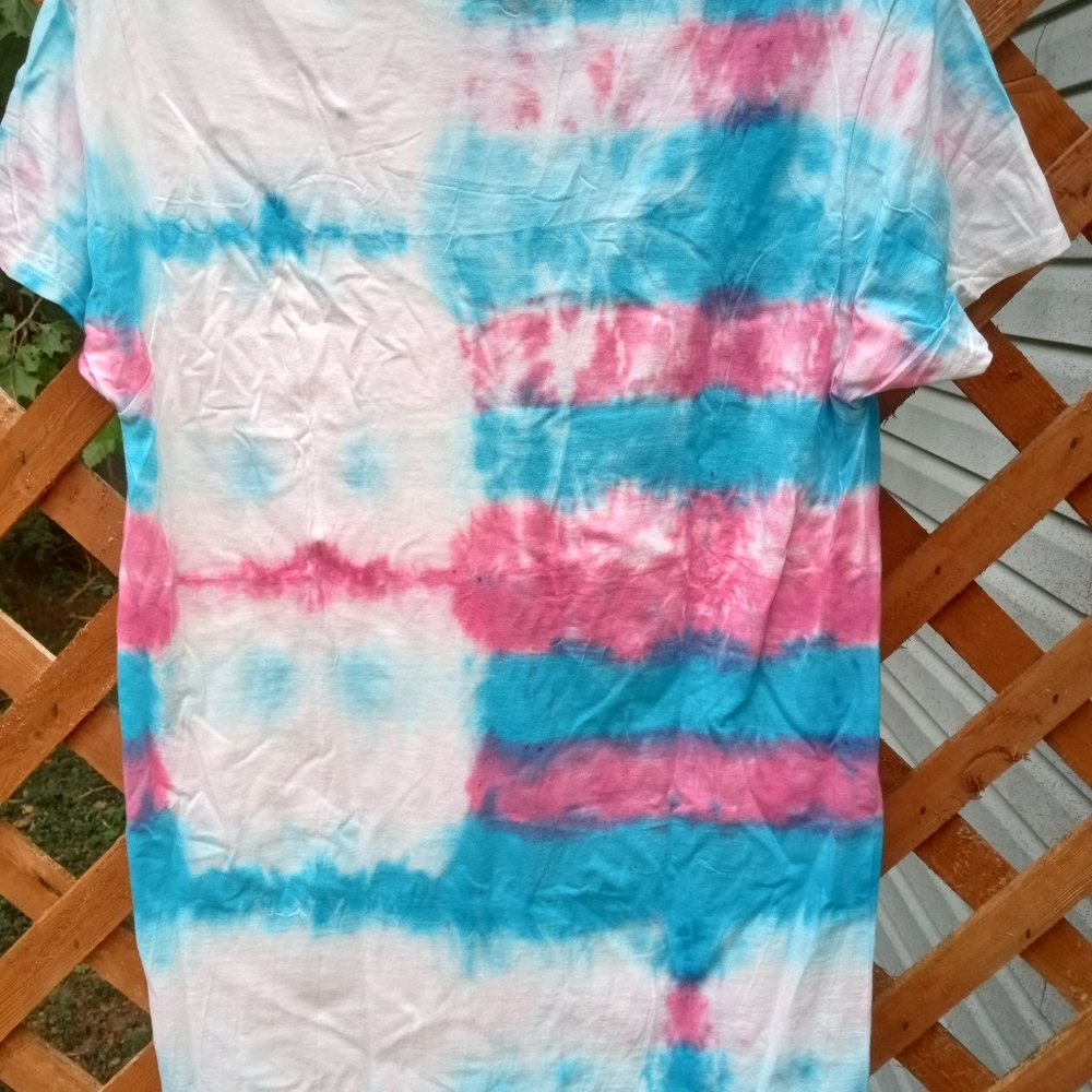 Tie-die T-Shirt Fruit of the Loom Size Med blue and pink/red